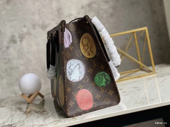 MM LOUIS ONTHEGO VUITTON 0713